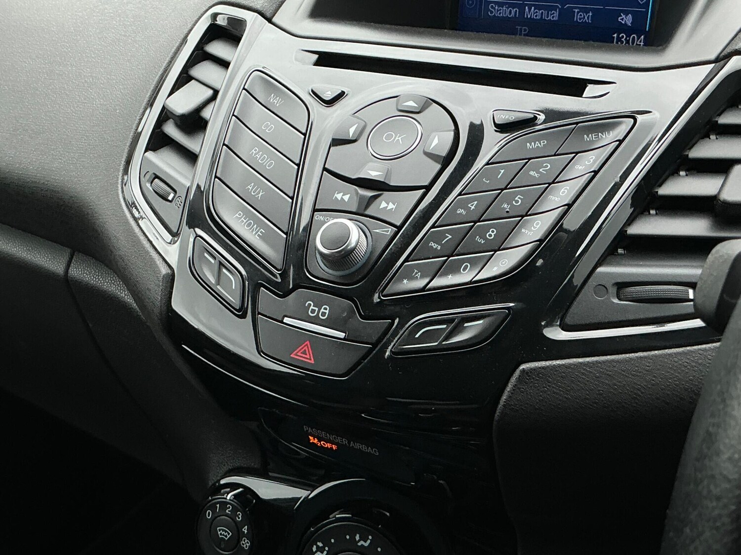 Used Ford Fiesta 2015 for sale - 76550600: Photo 41