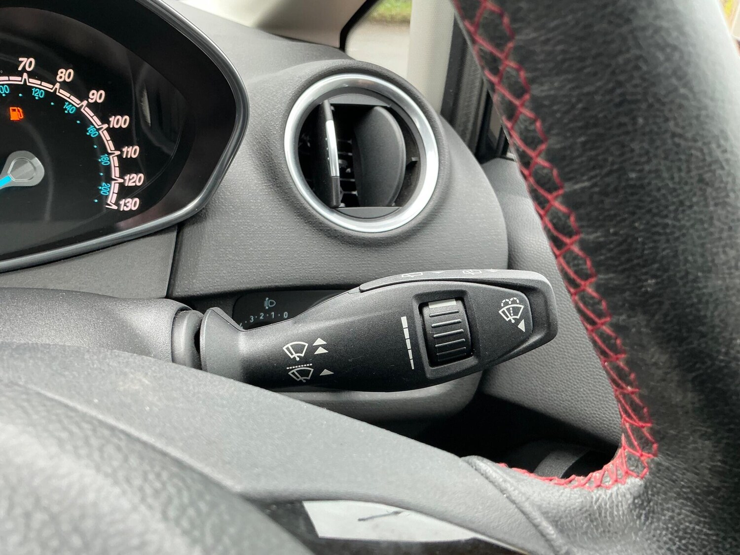 Used Ford Fiesta 2015 for sale - 76550600: Photo 43