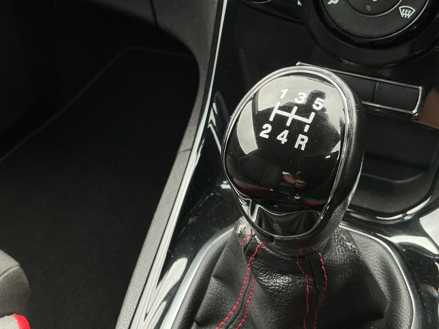 Used Ford Fiesta 2015 for sale - 76550600: Photo 47