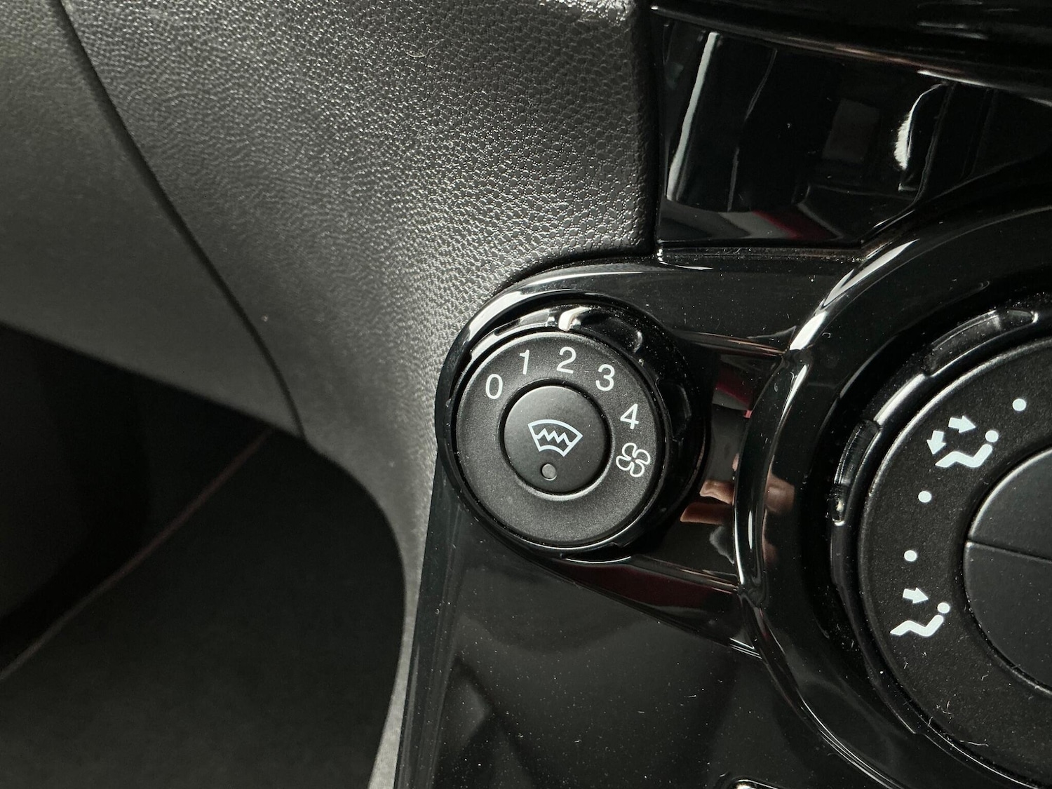 Used Ford Fiesta 2015 for sale - 76550600: Photo 49