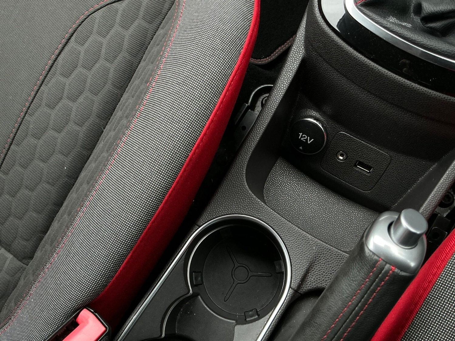 Used Ford Fiesta 2015 for sale - 76550600: Photo 52