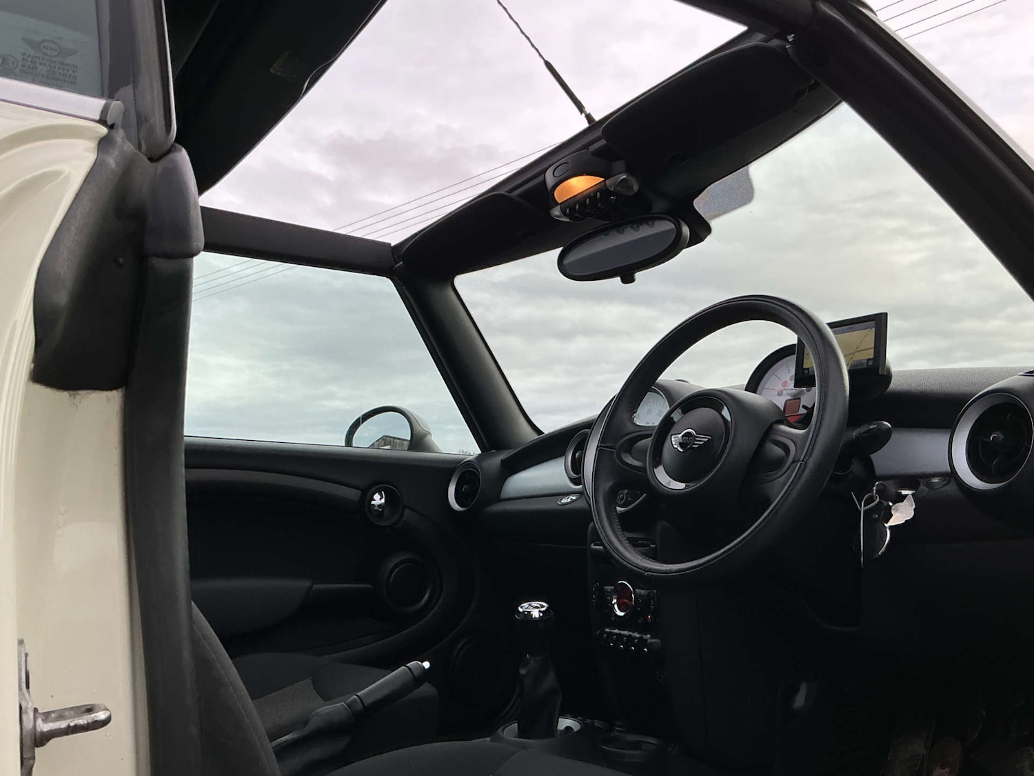 Used MINI Convertible 2014 for sale - 77195860: Photo 16