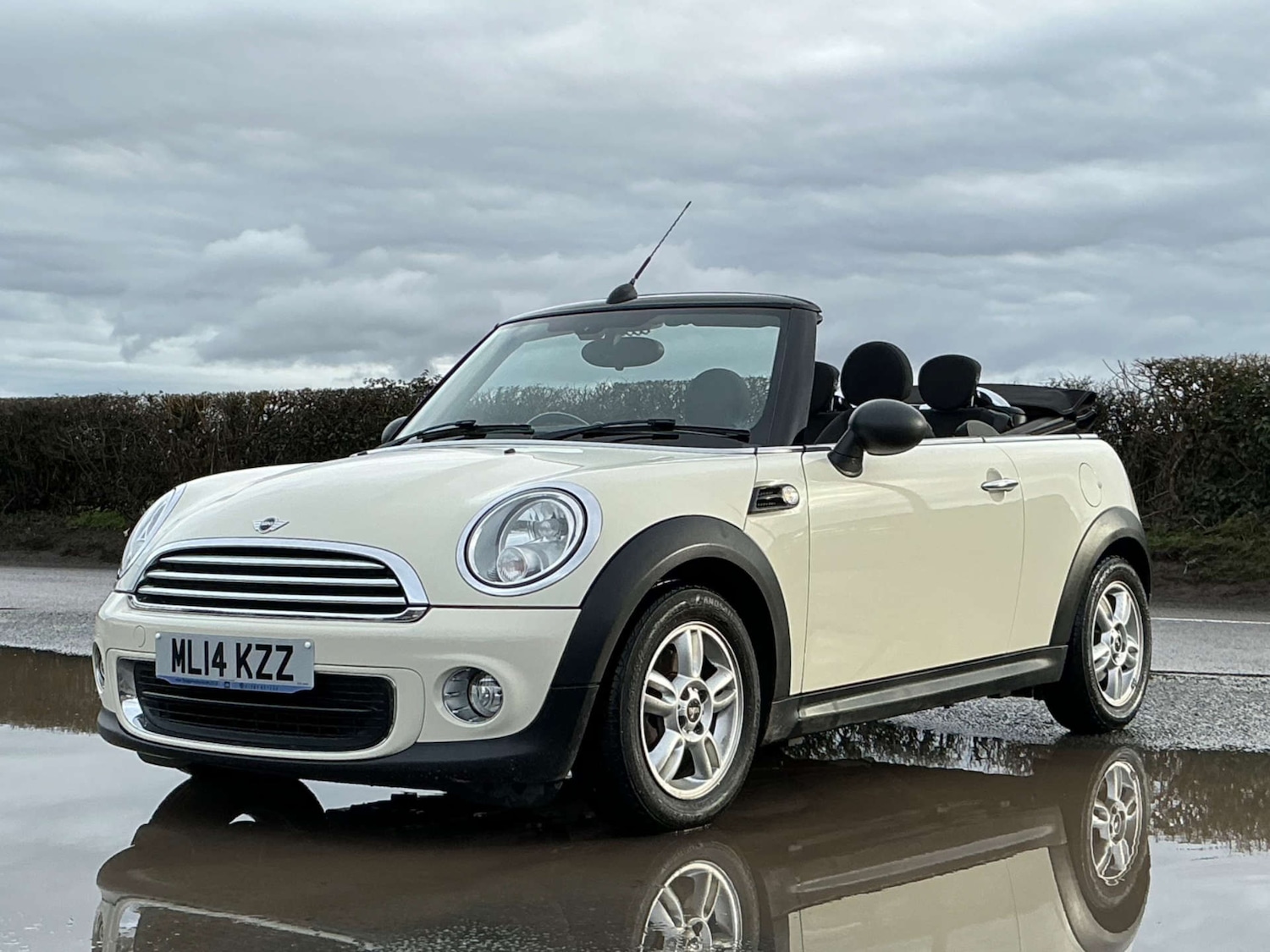 Used MINI Convertible 2014 for sale - 77195860: Photo 19