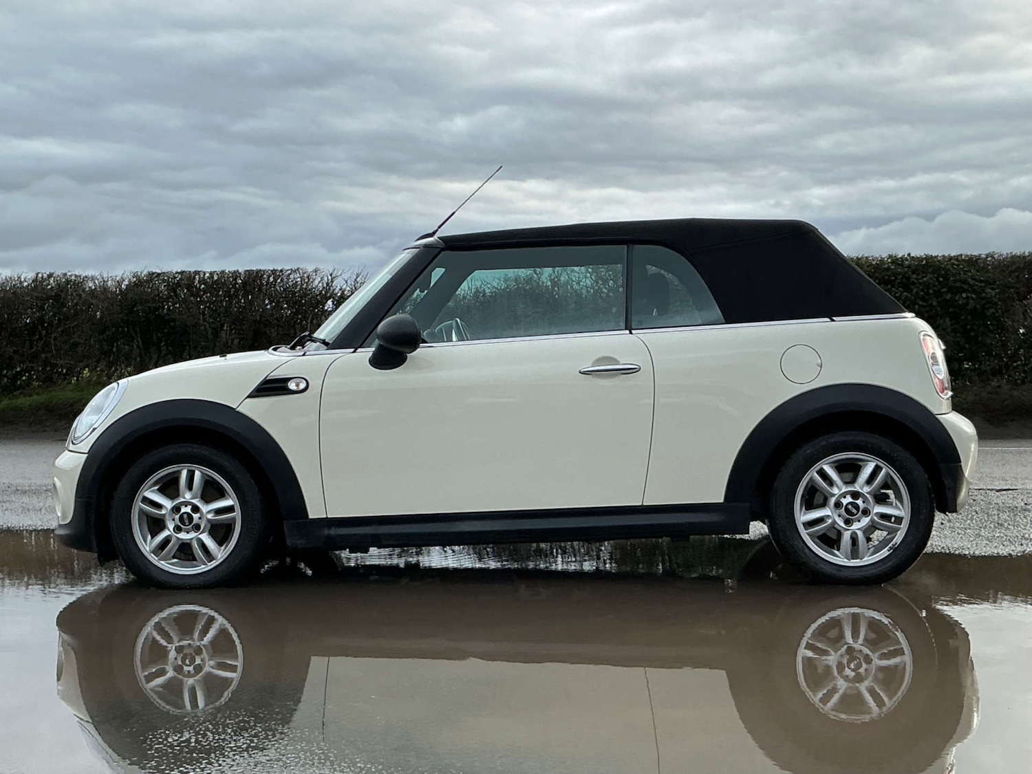 Used MINI Convertible 2014 for sale - 77195860: Photo 34