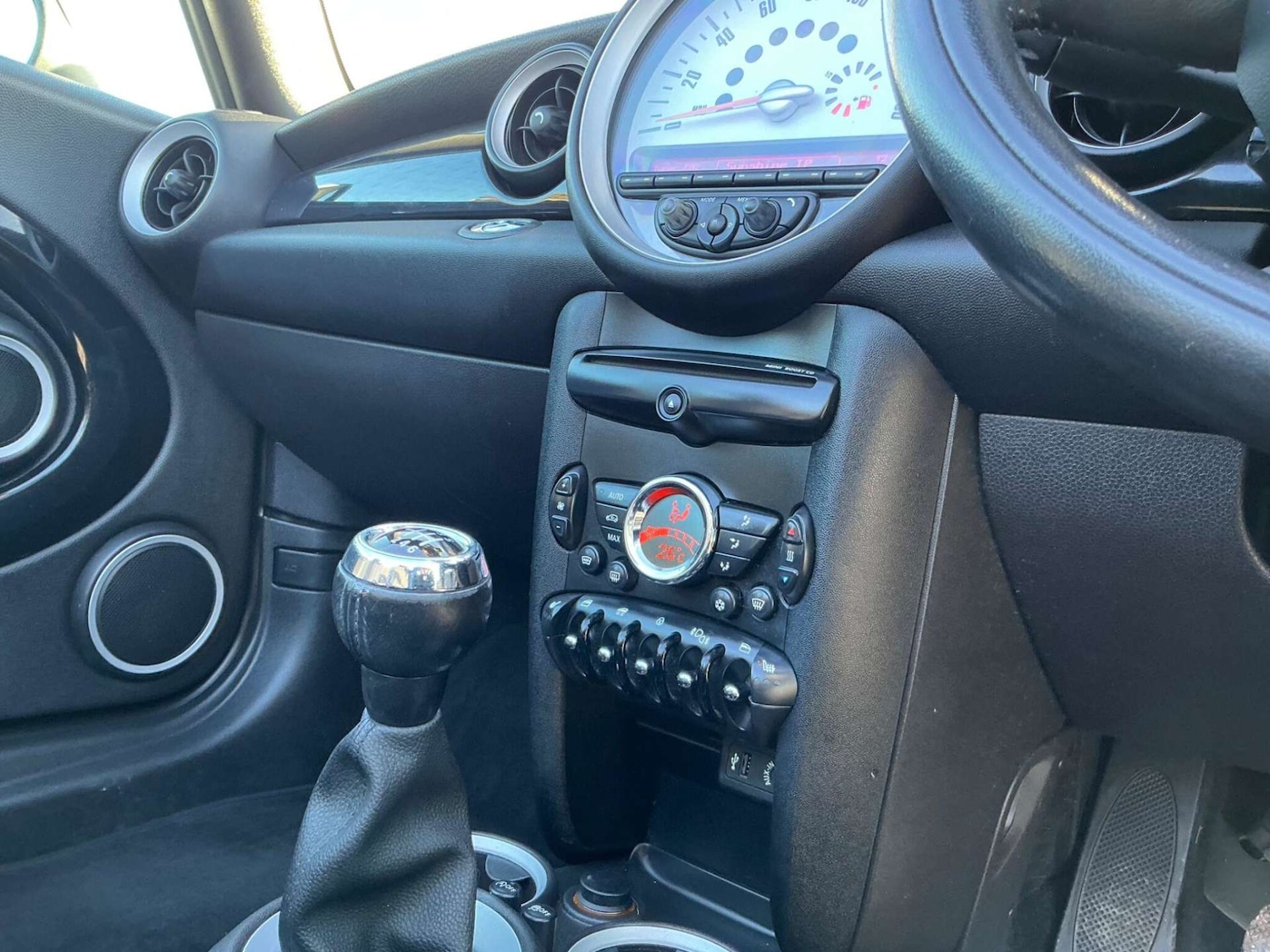 Used MINI Convertible 2011 for sale - 76858857: Photo 39