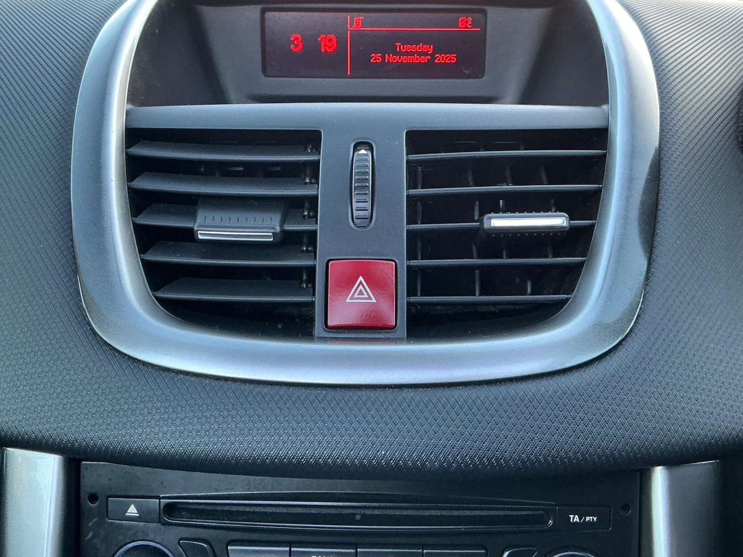 Used Peugeot 207 2012 for sale - 76858836: Photo 49