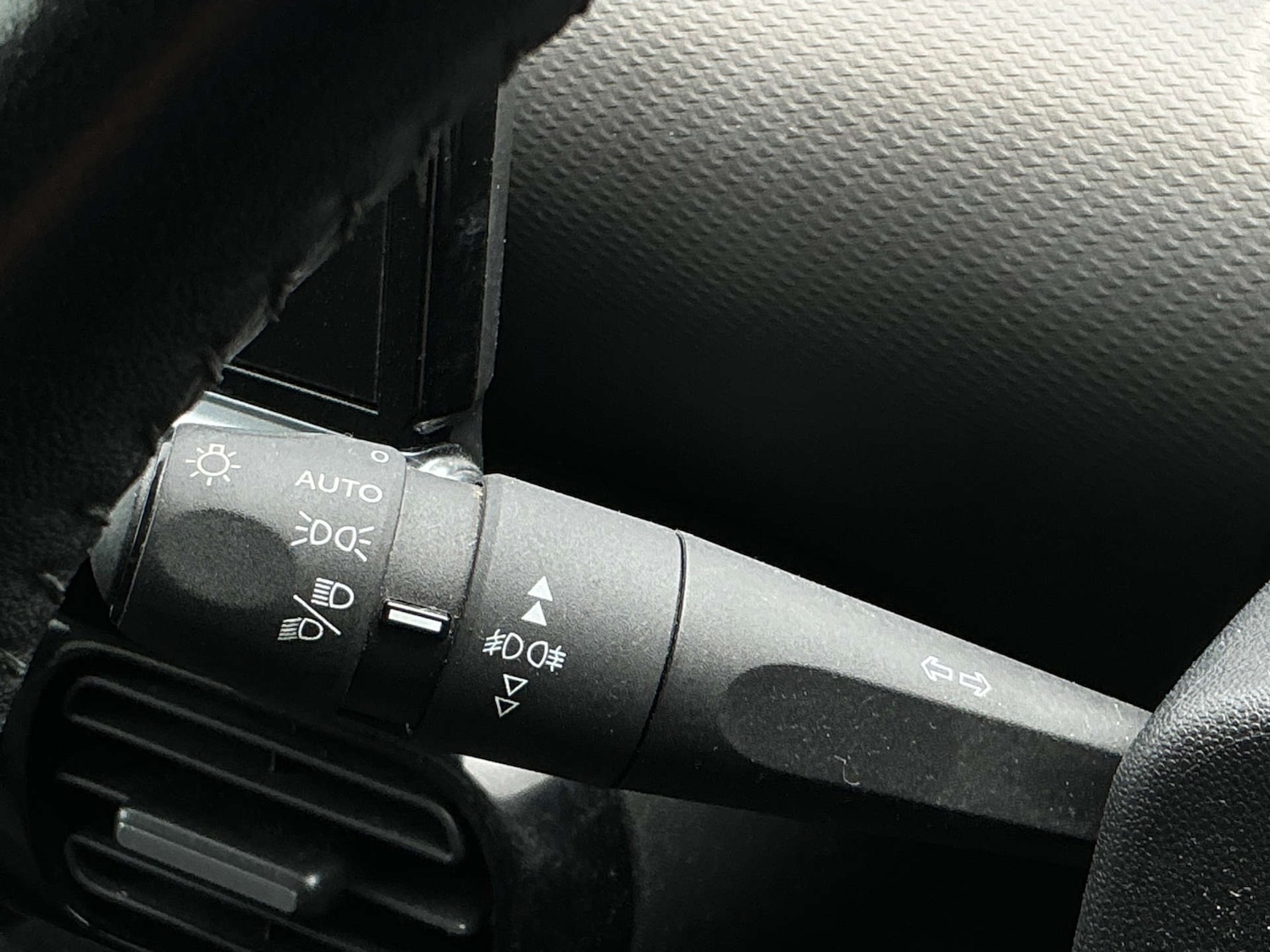 Used Citroen C4 Cactus 2019 for sale - 78122065: Photo 32