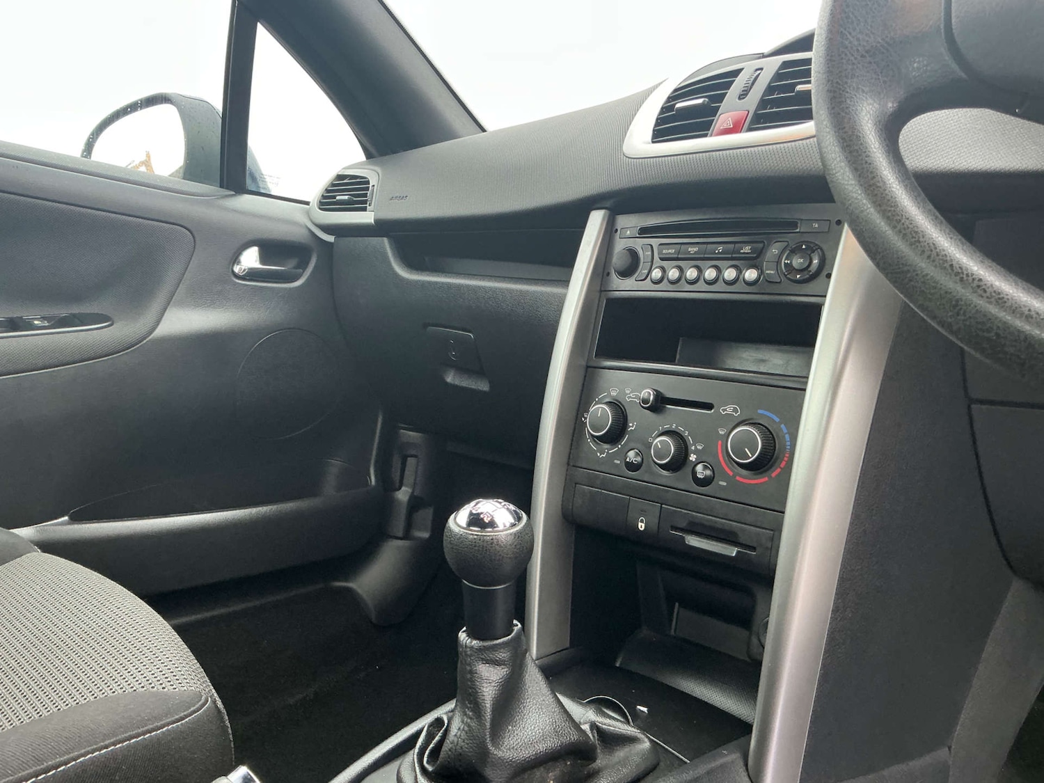 Used Peugeot 207 2014 for sale - 77523455: Photo 43