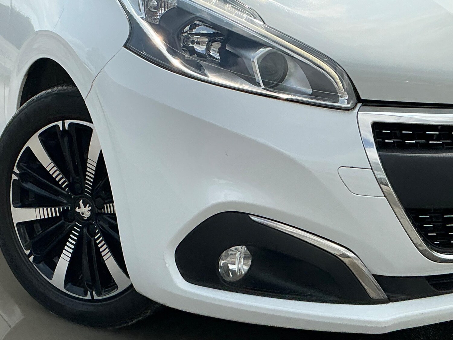 Used Peugeot 208 2018 for sale - 76189738: Photo 14