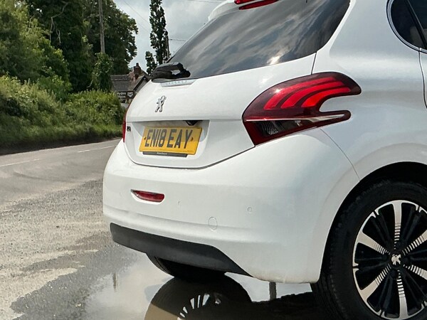 Used Peugeot 208 2018 for sale - 76189738: Photo 18