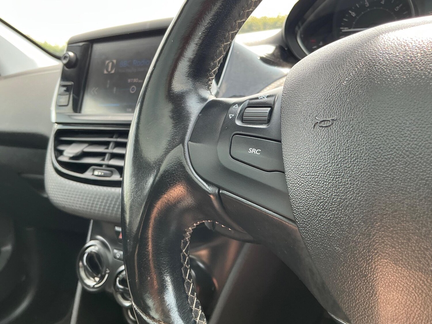 Used Peugeot 208 2018 for sale - 76189738: Photo 35