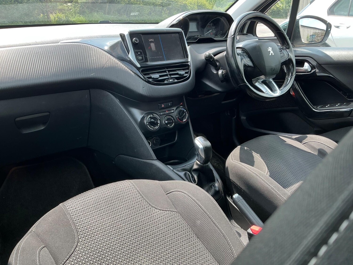 Used Peugeot 208 2018 for sale - 76189738: Photo 38