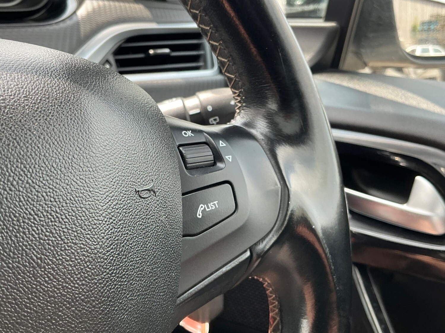 Used Peugeot 208 2018 for sale - 76189738: Photo 41