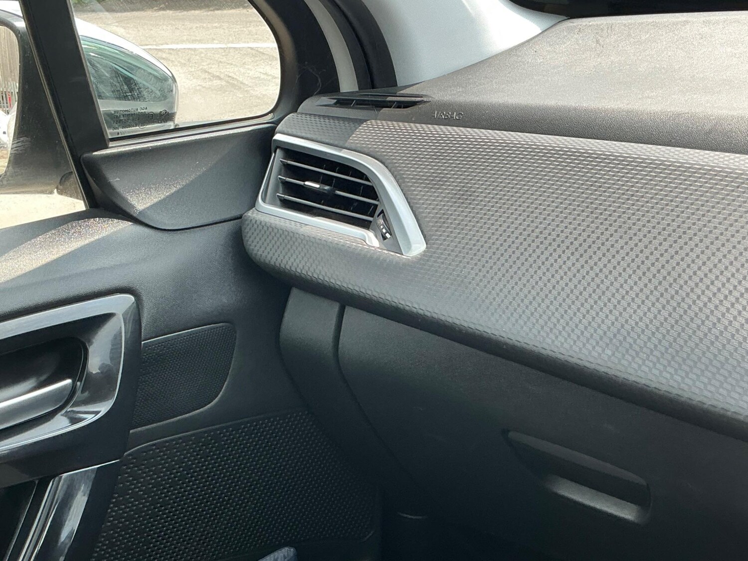 Used Peugeot 208 2018 for sale - 76189738: Photo 44