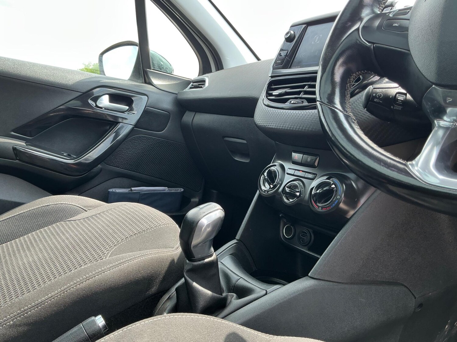 Used Peugeot 208 2018 for sale - 76189738: Photo 5