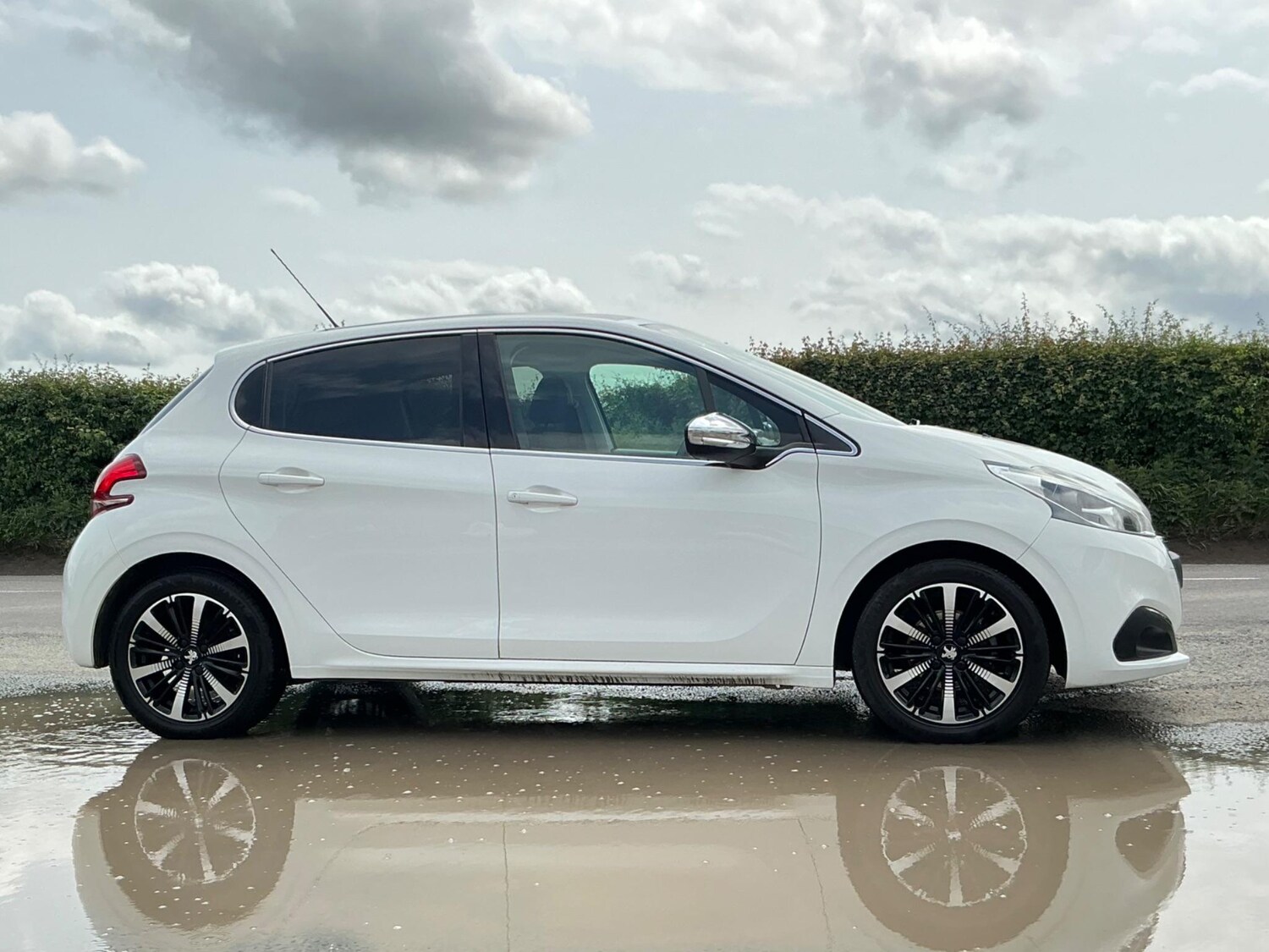 Used Peugeot 208 2018 for sale - 76189738: Photo 6
