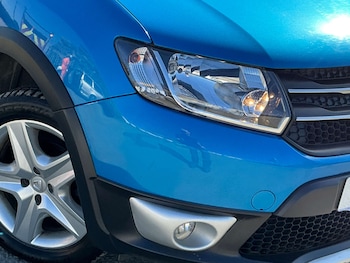 Used Dacia Sandero Stepway 2014 for sale - 77931921: Photo
