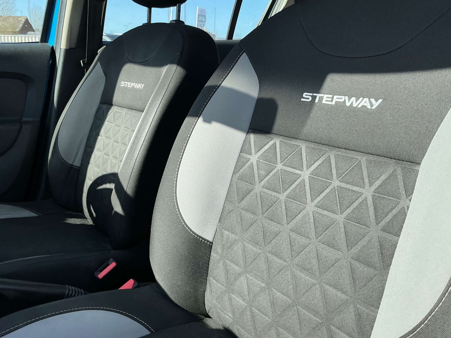 Used Dacia Sandero Stepway 2014 for sale - 77931921: Photo 38