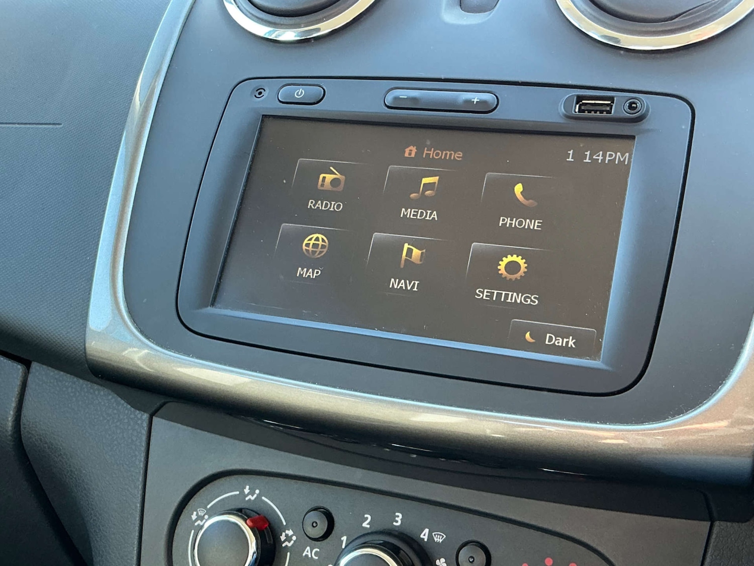 Used Dacia Sandero Stepway 2014 for sale - 77931921: Photo 43