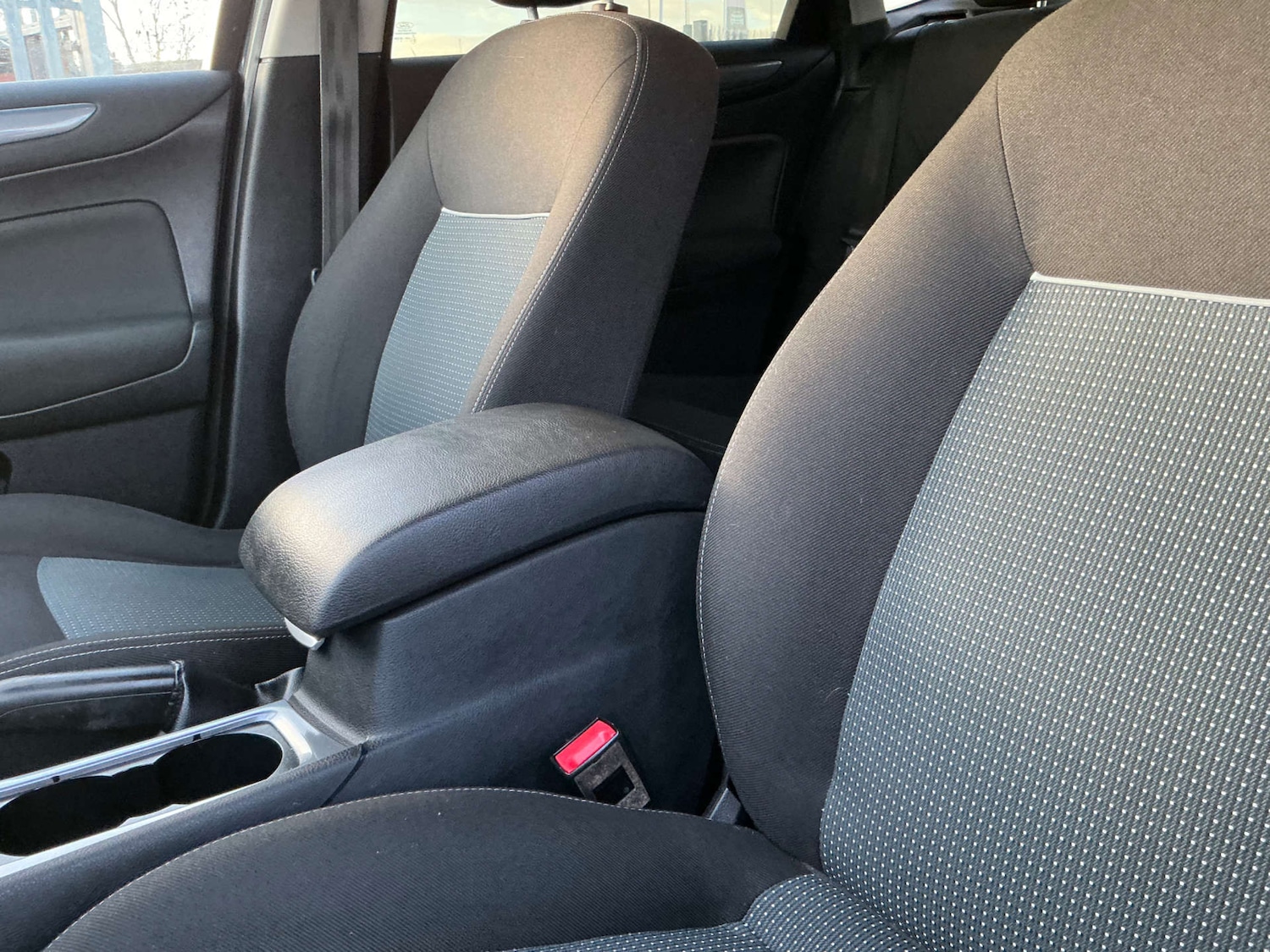 Used Ford Mondeo 2014 for sale - 77523261: Photo 28