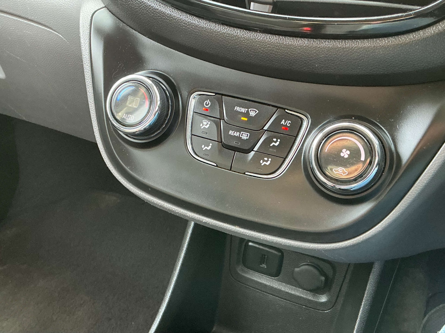 Used Vauxhall Viva 2016 for sale - 77964826: Photo 41