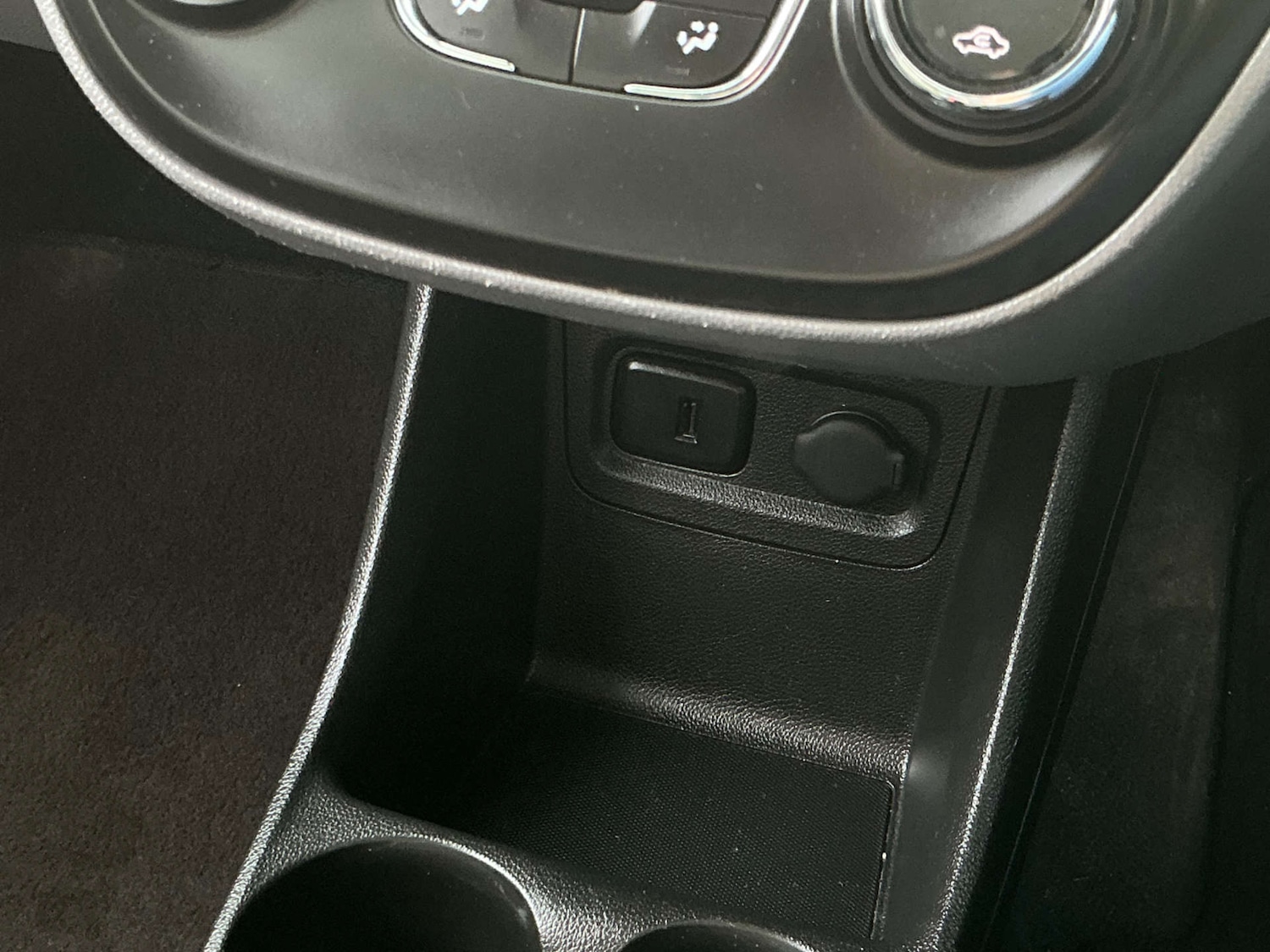 Used Vauxhall Viva 2016 for sale - 77964826: Photo 51