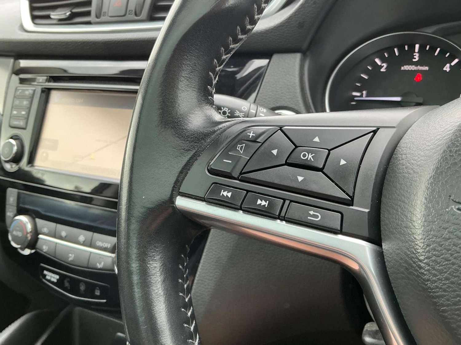 Used Nissan Qashqai 2018 for sale - 76858861: Photo 43