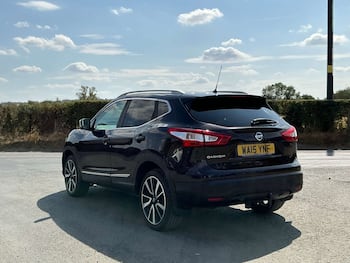 Used Nissan Qashqai 2015 for sale - 79631680: Photo