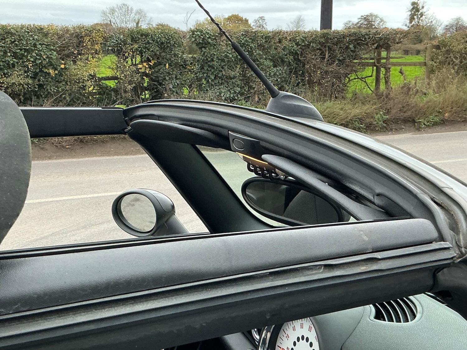 Used MINI Convertible 2013 for sale - 76513395: Photo 23