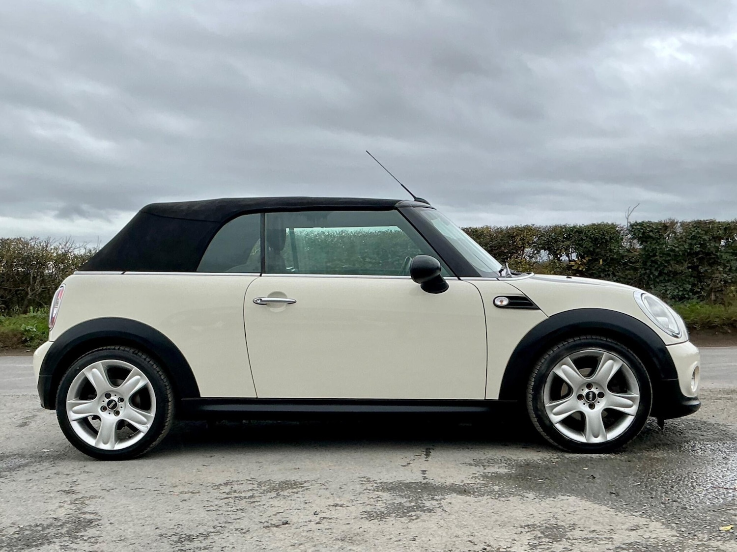 Used MINI Convertible 2013 for sale - 76513395: Photo 51