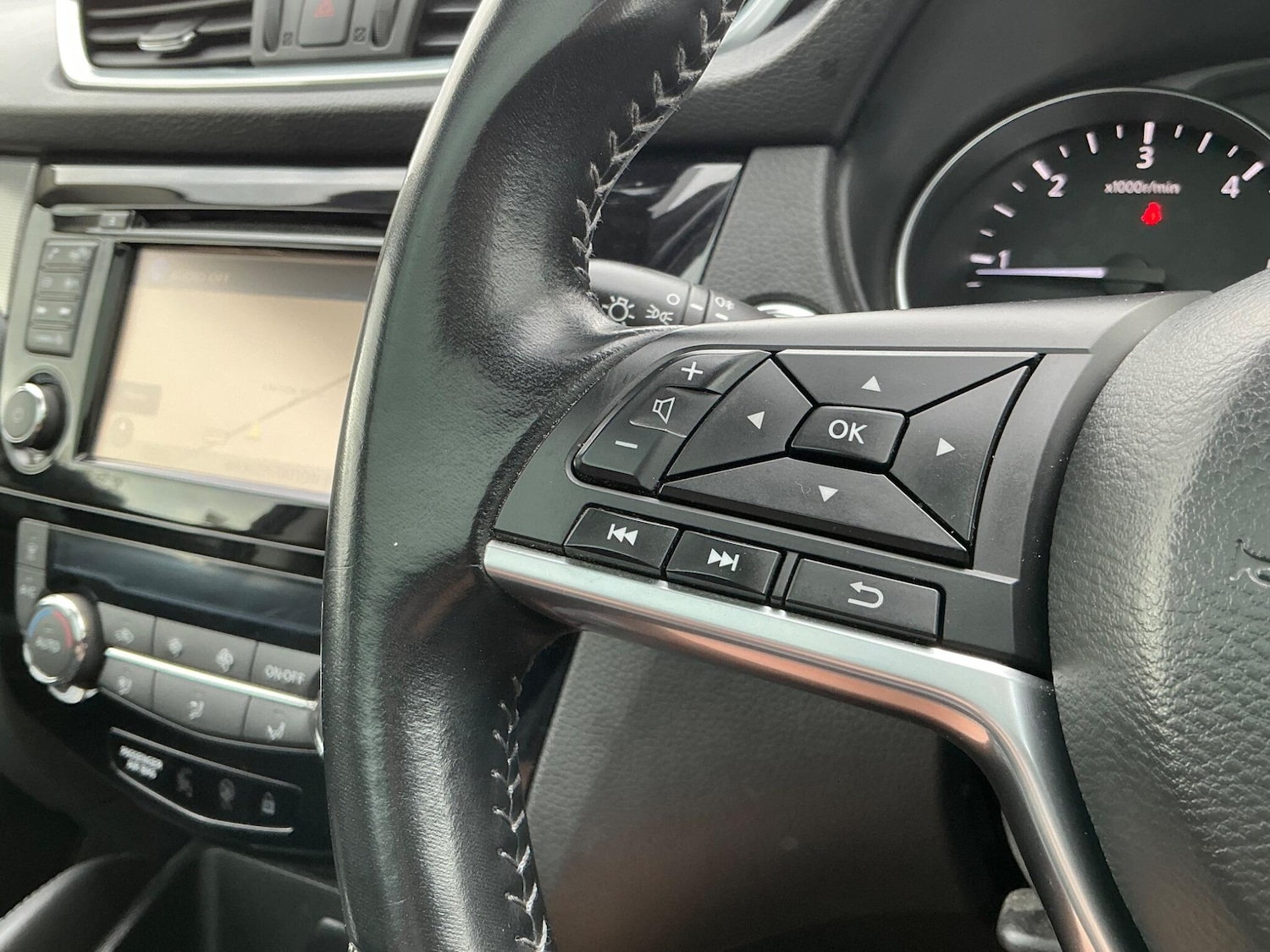 Used Nissan Qashqai 2018 for sale - 76200982: Photo 42