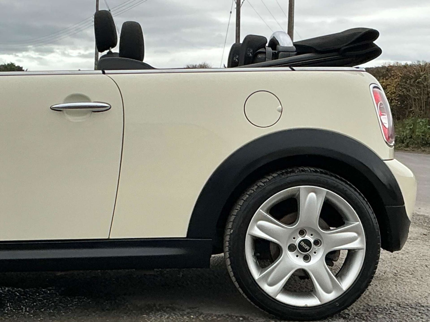 Used MINI Convertible 2013 for sale - 76858849: Photo 26