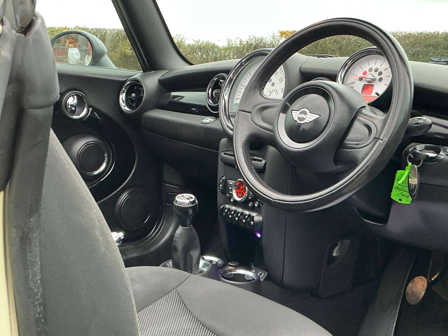 Used MINI Convertible 2013 for sale - 76858849: Photo 5