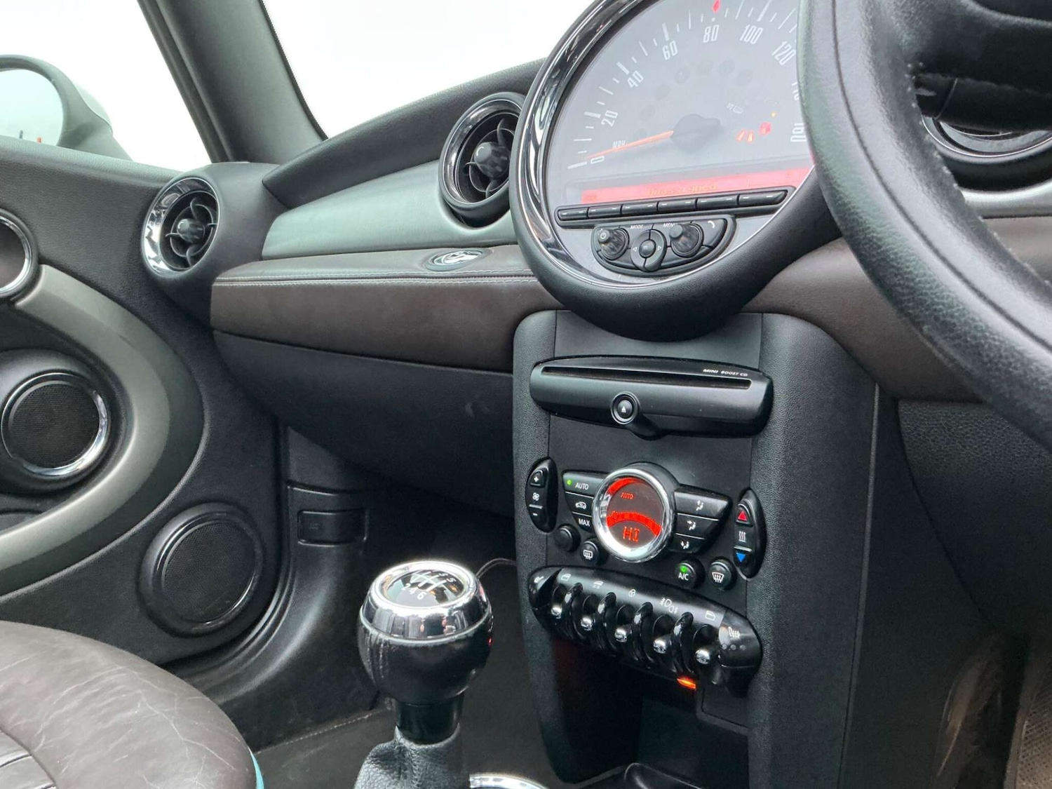 Used MINI Convertible 2015 for sale - 76858837: Photo 30