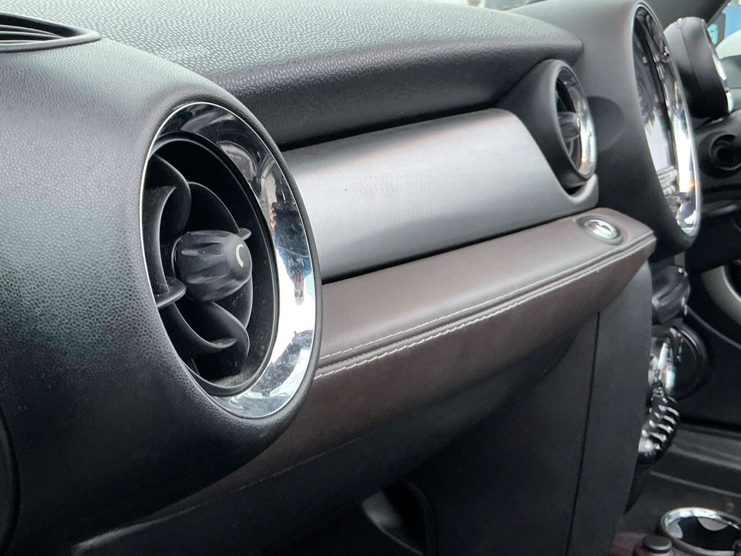 Used MINI Convertible 2015 for sale - 76858837: Photo 39