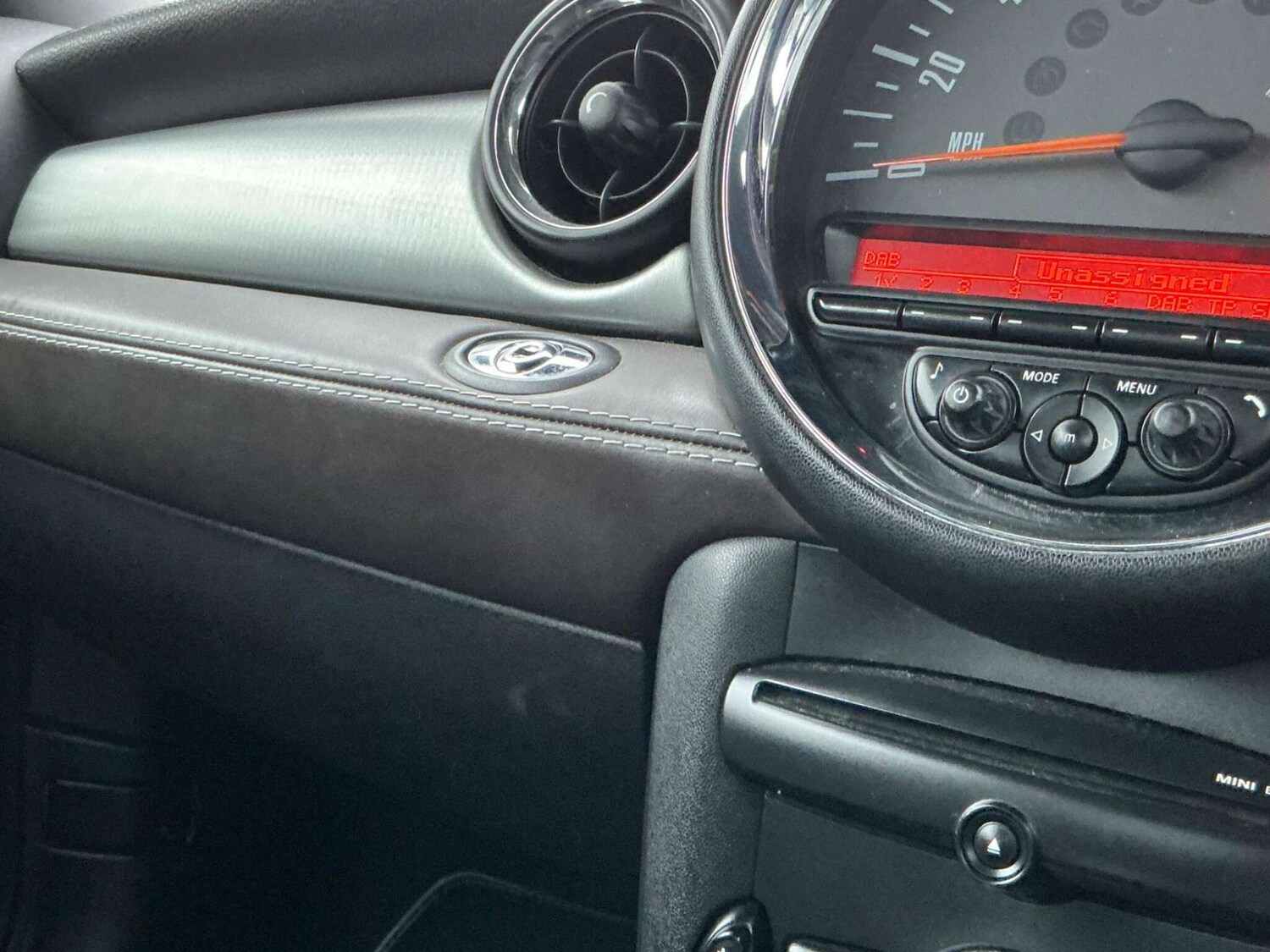 Used MINI Convertible 2015 for sale - 76858837: Photo 43