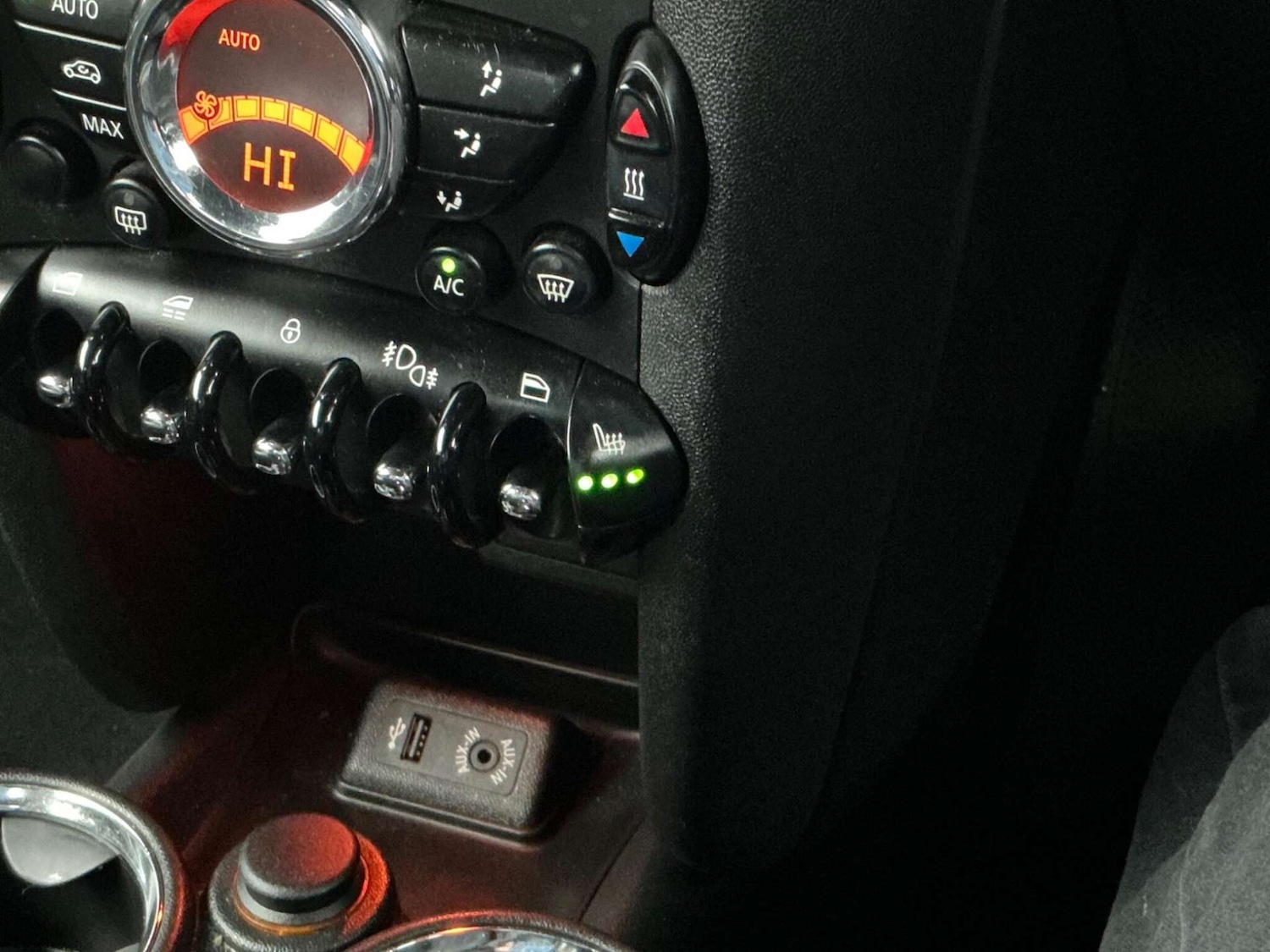 Used MINI Convertible 2015 for sale - 76858837: Photo 47