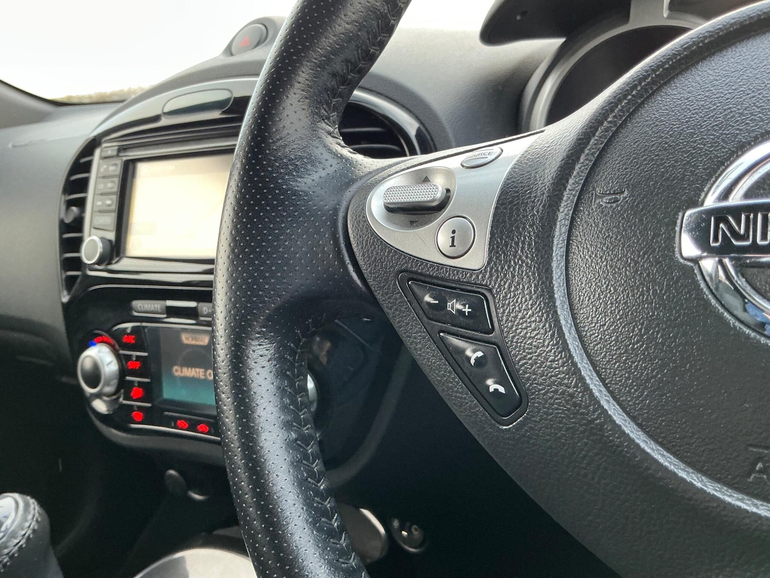 Used Nissan Juke 2015 for sale - 76388498: Photo 43