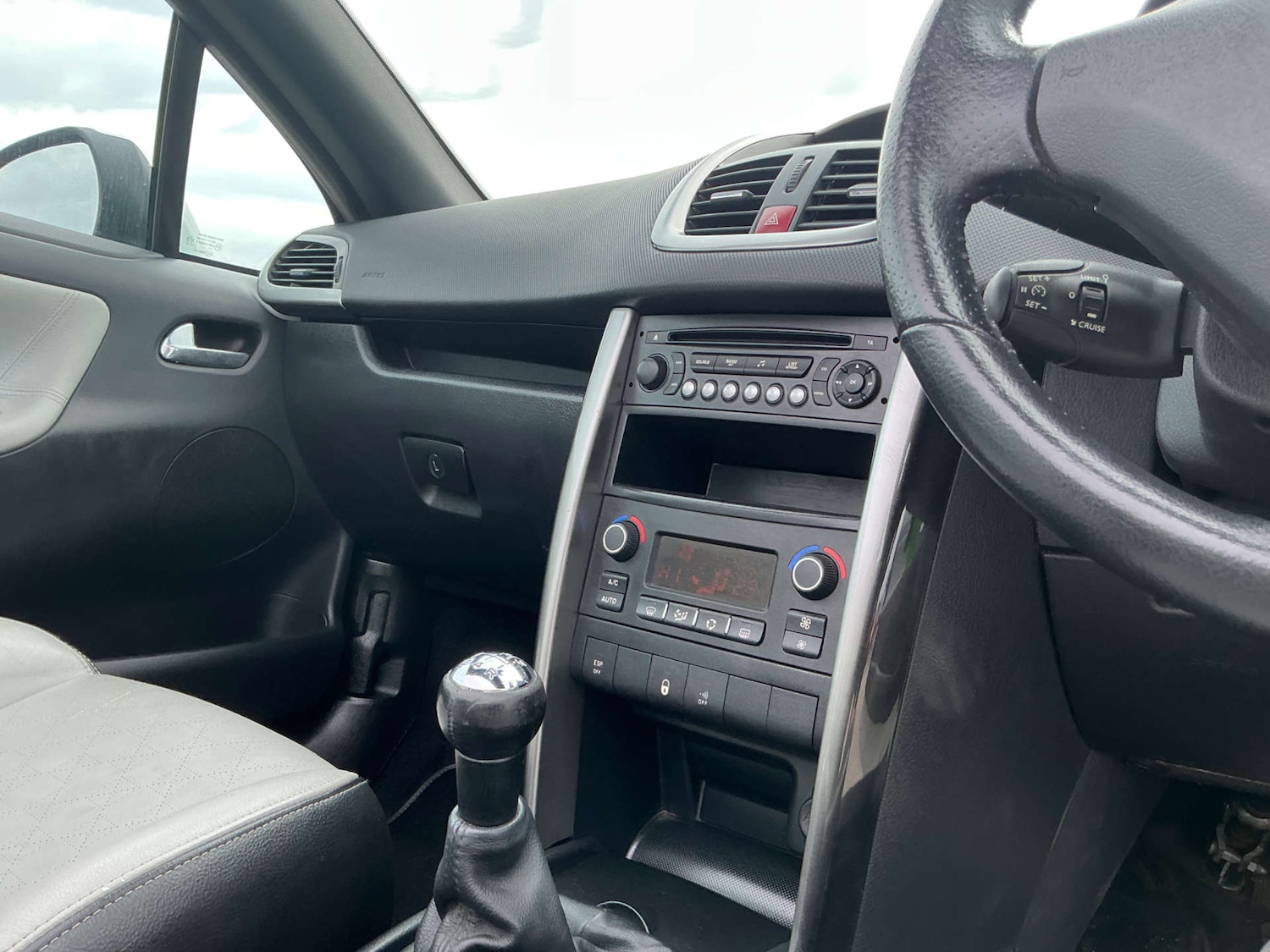 Used Peugeot 207 2012 for sale - 77988200: Photo 39