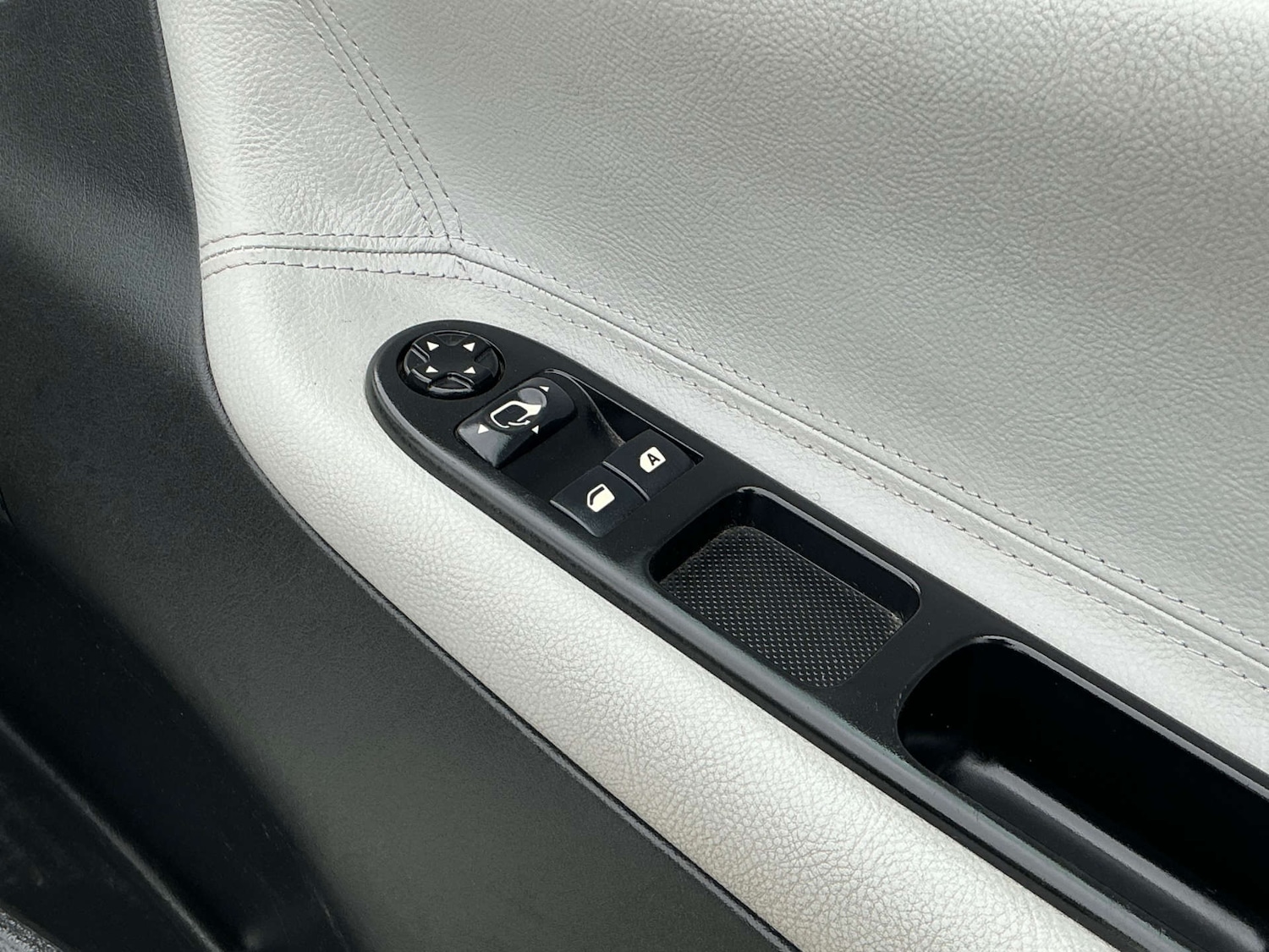 Used Peugeot 207 2012 for sale - 77988200: Photo 41