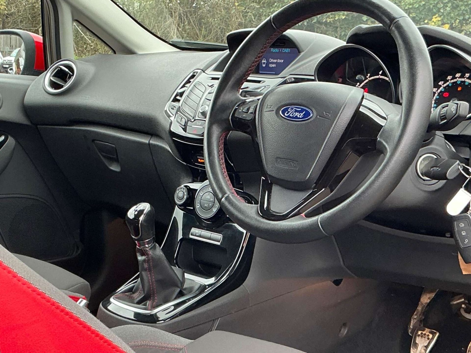 Used Ford Fiesta 2015 for sale - 76858842: Photo 34