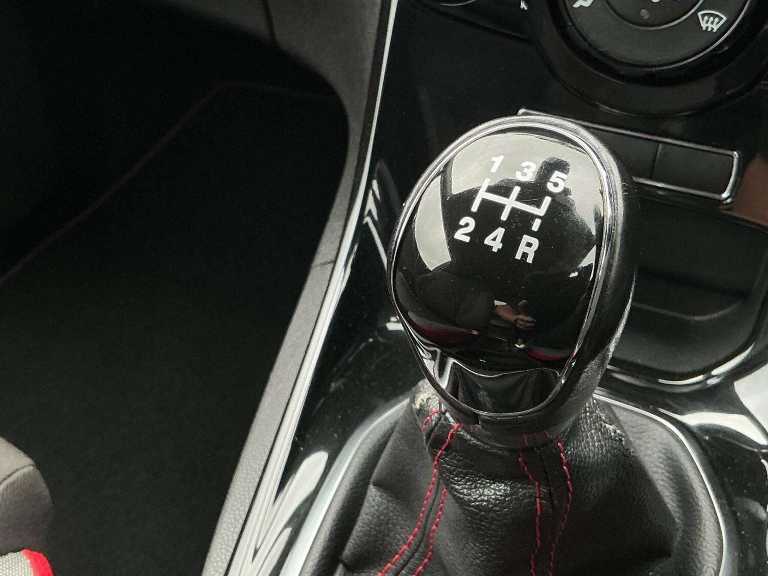 Used Ford Fiesta 2015 for sale - 76858842: Photo 47