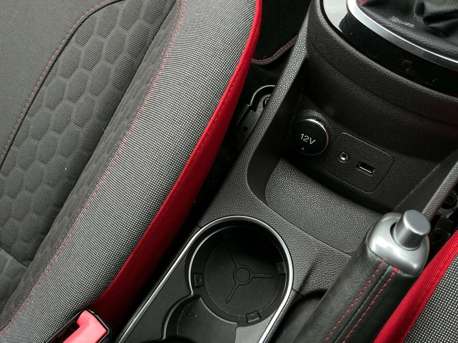 Used Ford Fiesta 2015 for sale - 76858842: Photo 52