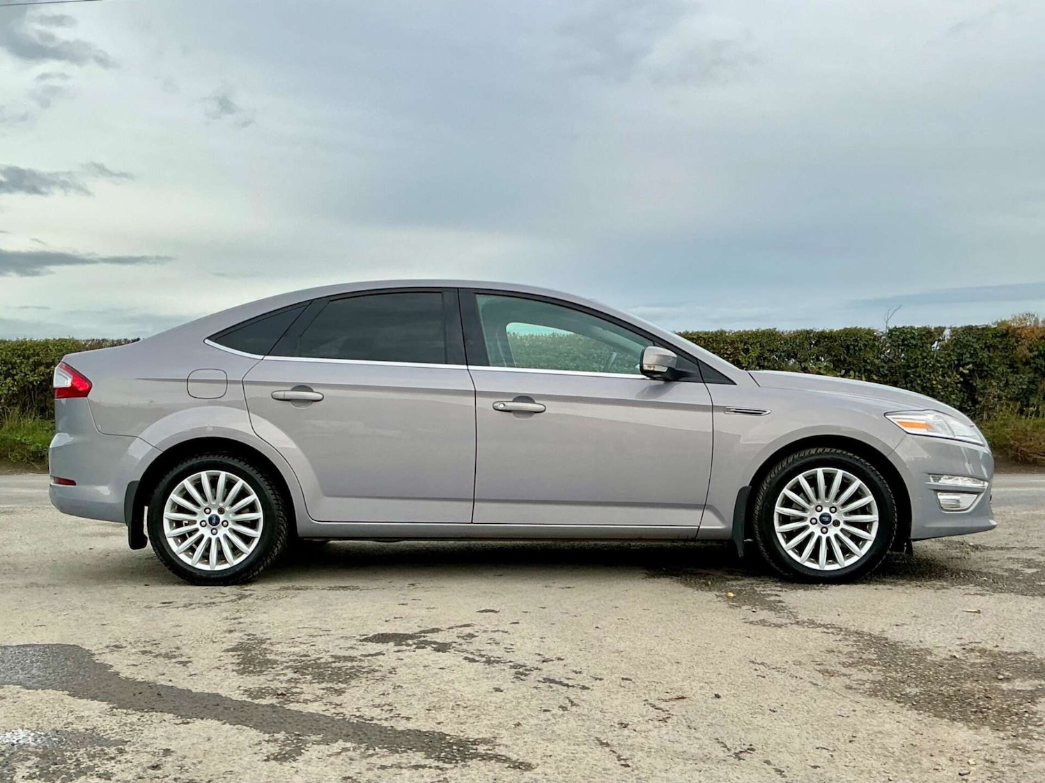 Used Ford Mondeo 2014 for sale - 76858852: Photo 32
