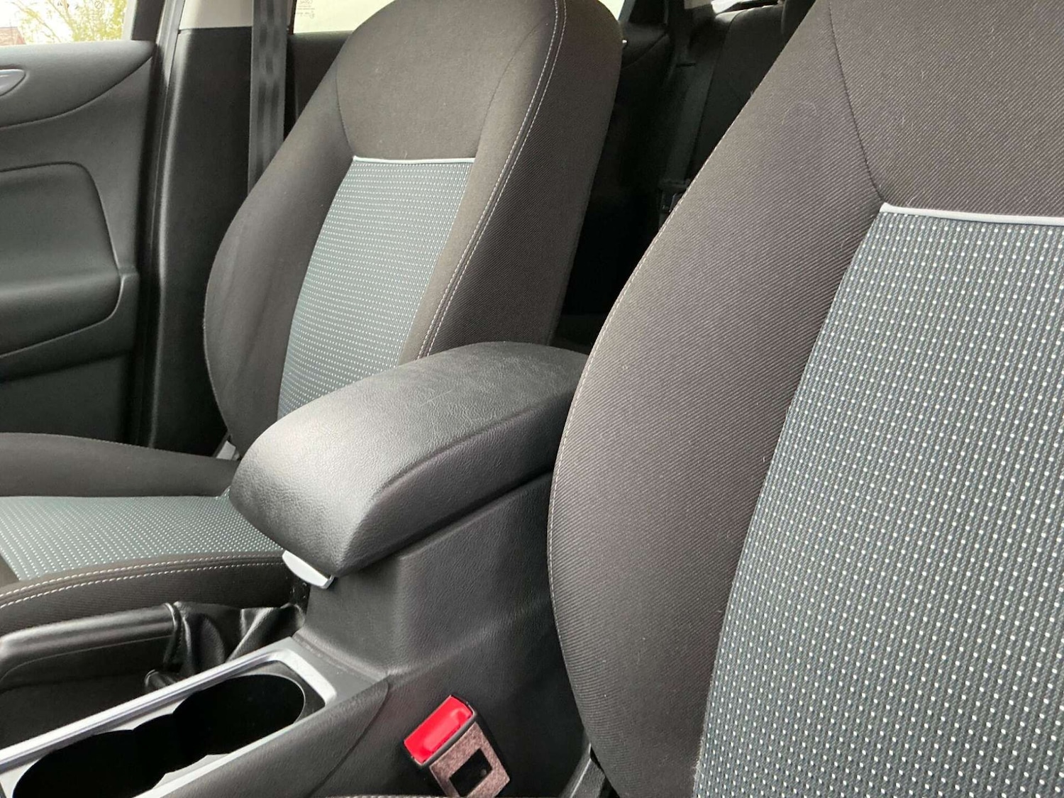 Used Ford Mondeo 2014 for sale - 76858852: Photo 40