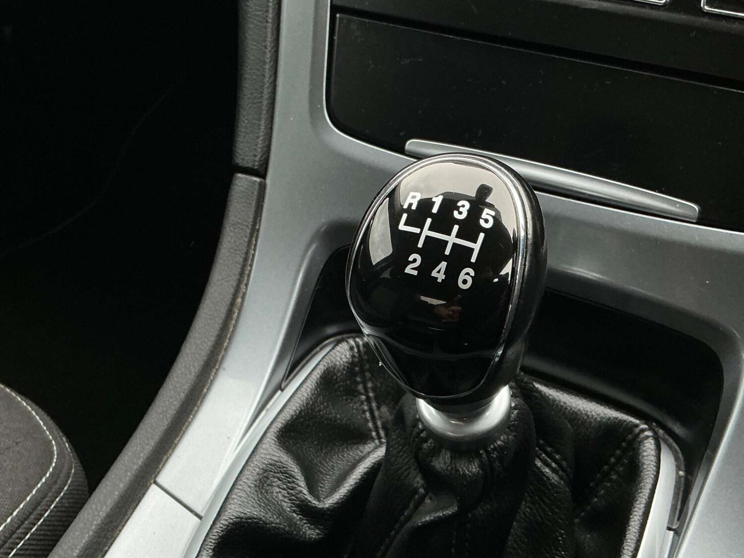 Used Ford Mondeo 2014 for sale - 76858852: Photo 44