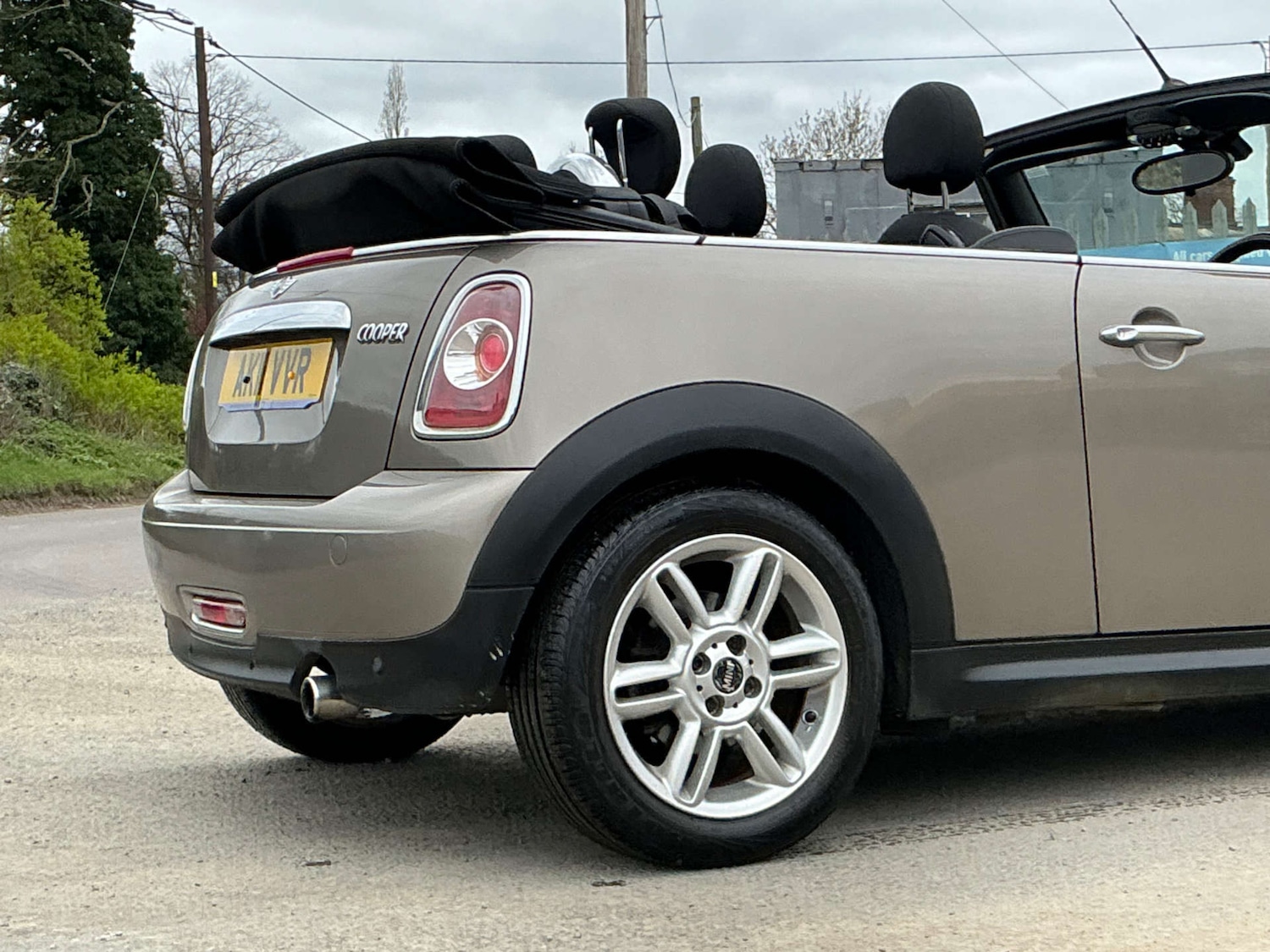 Used MINI Convertible 2011 for sale - 78097338: Photo 17