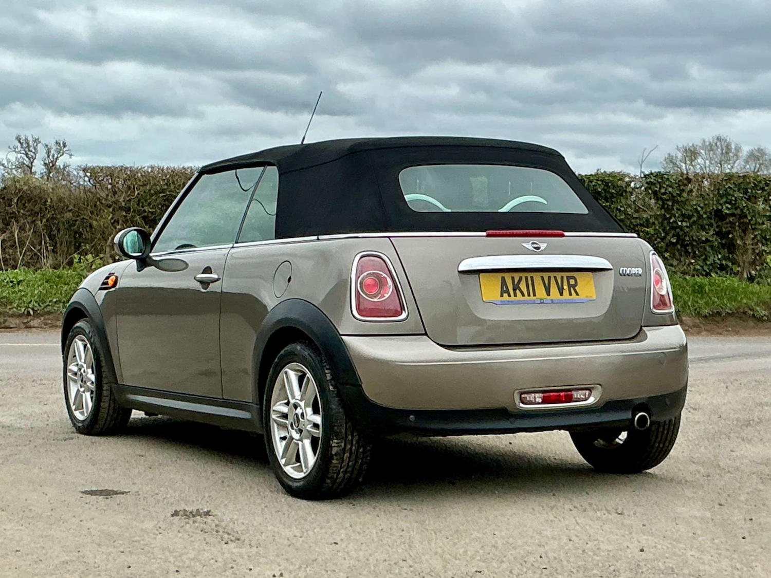 Used MINI Convertible 2011 for sale - 78097338: Photo 3