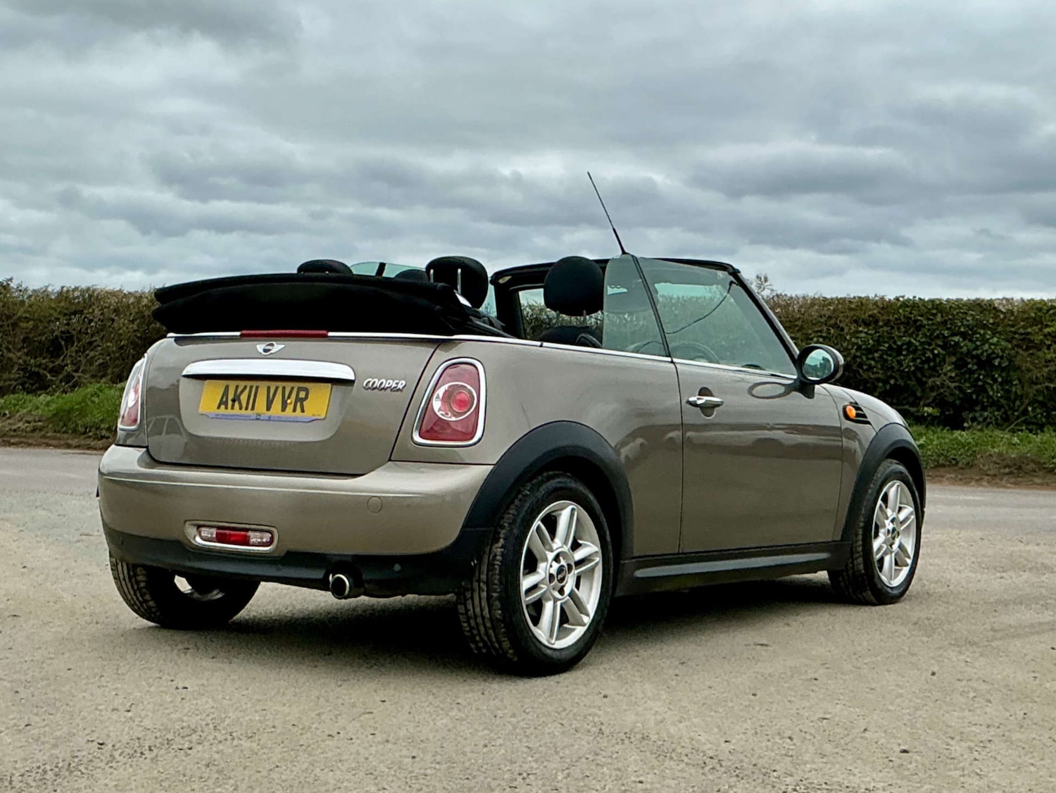 Used MINI Convertible 2011 for sale - 78097338: Photo 30