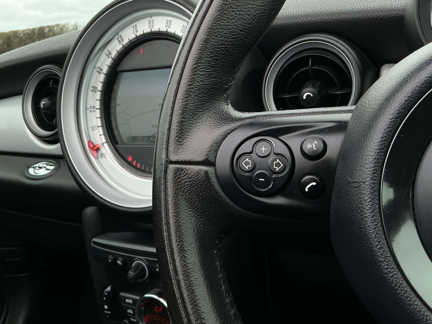 Used MINI Convertible 2011 for sale - 78097338: Photo 35